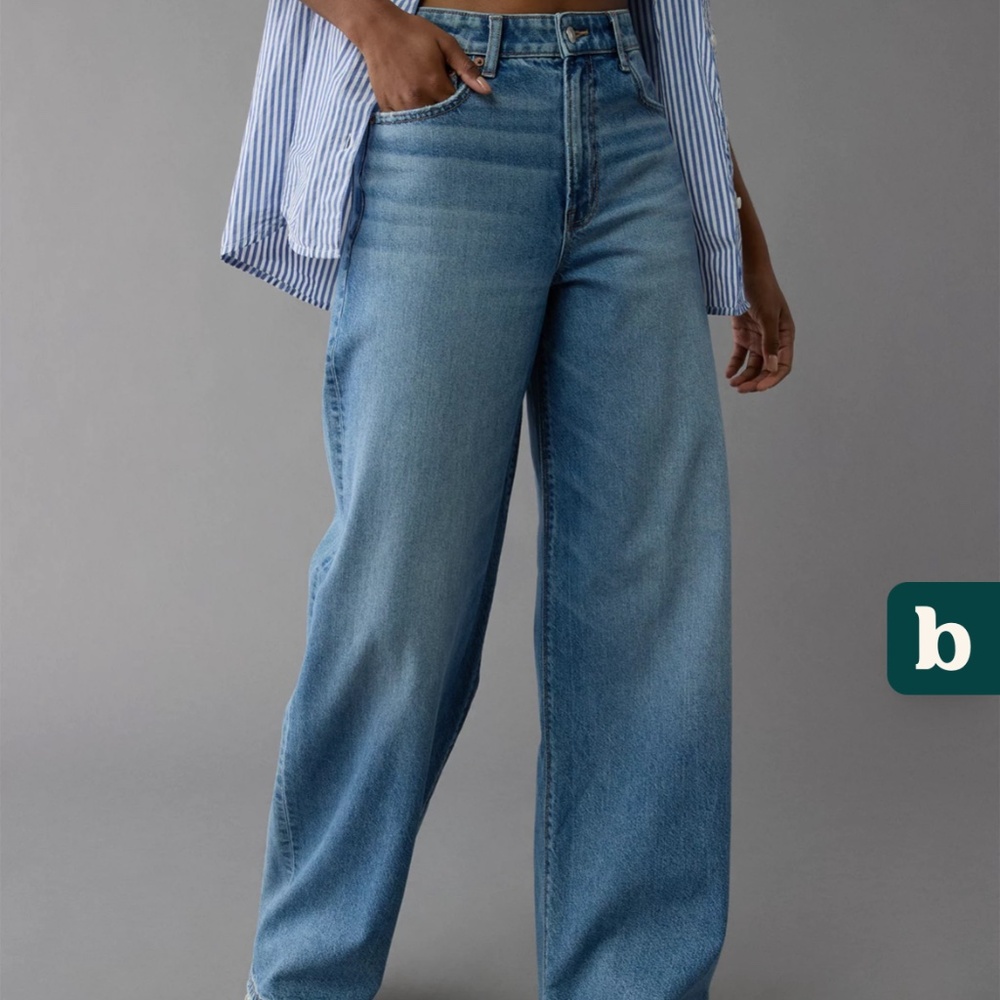 AE Strigid Super High-Waisted Ultra Wide-Leg Jean